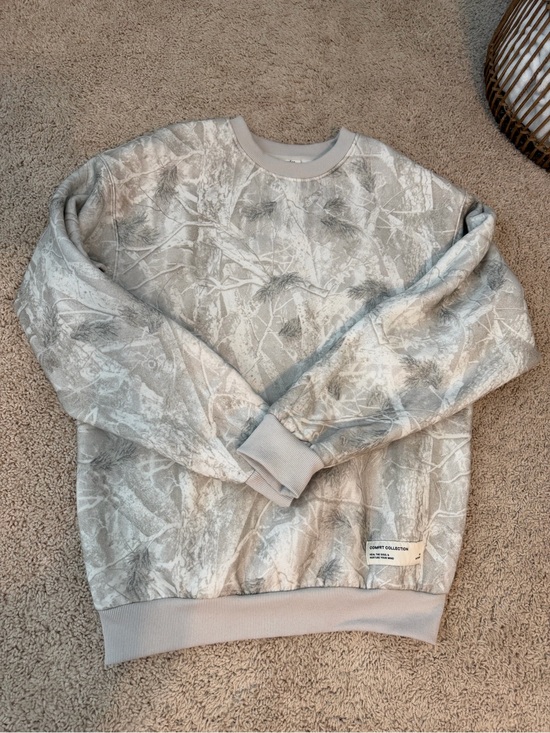Comfrt Other - Comfrt SilverBirch Camo Sweatshirt
